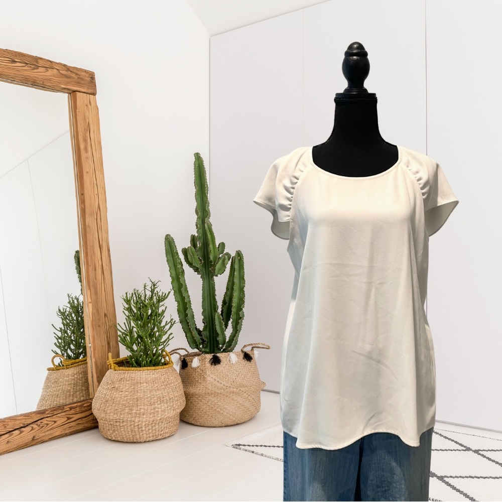 Ann Taylor Short Sleeve Top